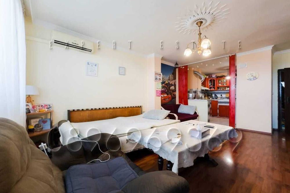 Продава се Тристаен апартамент в Варна, Лятно кино Тракия - 90 кв.м за 1723 €/кв.м - Снимка #1