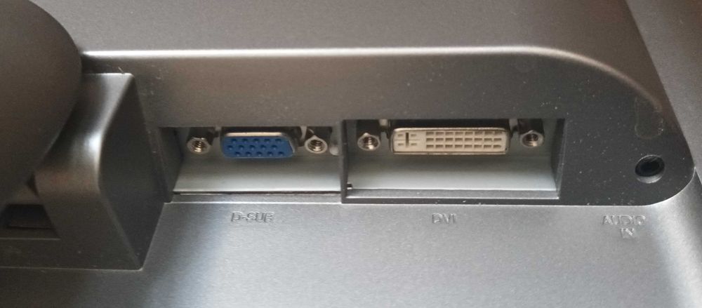 Продавам запазен Asus Монитор, 17 инча