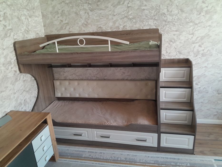 Продам двухярусную кровать