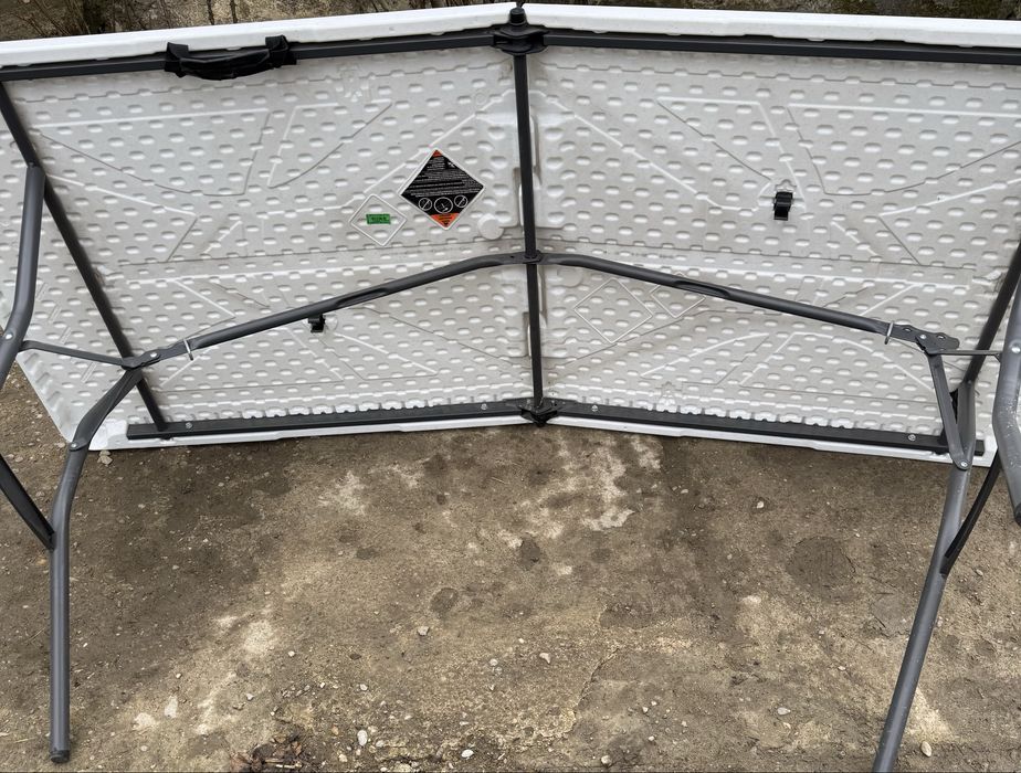 De vanzare mese pliabile pentru gradina sau targuri