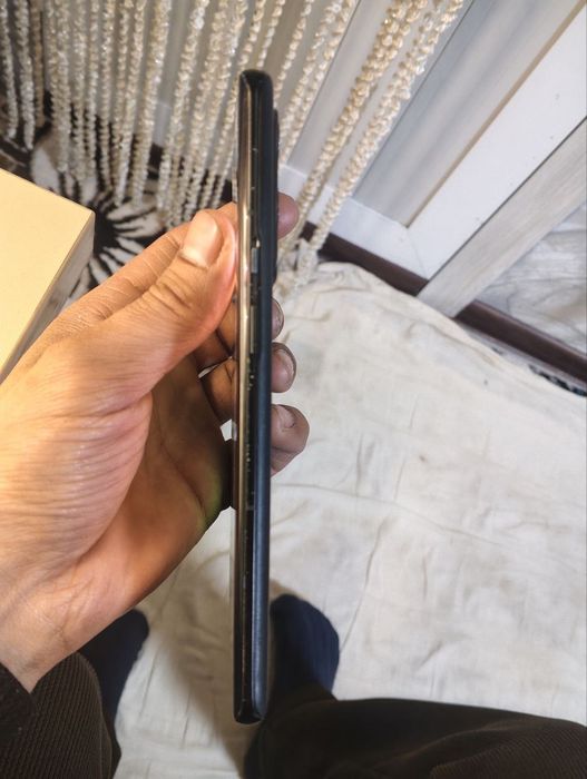 ONE PLUS 9PRO 5G. 8+8 128 GB