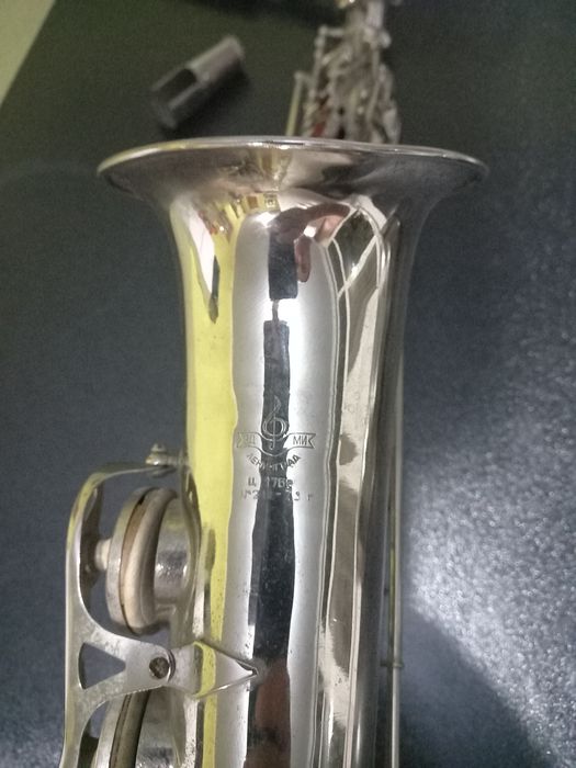 Саксафон сотилади срочно