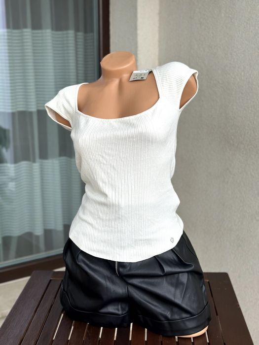 Дамска блуза Guess - размер М,  нова с етикет