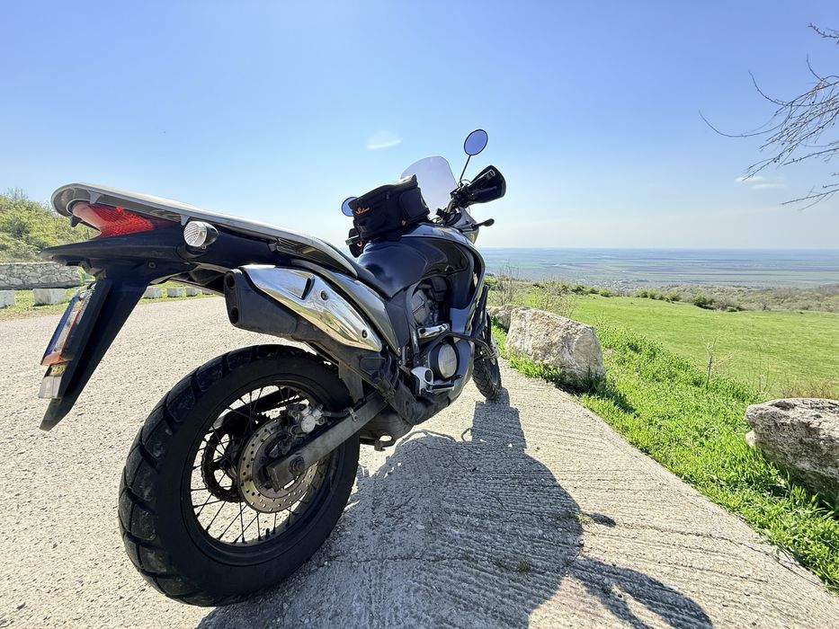 Honda Transalp XL700V