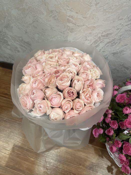 51шт роза,корзина кустовых