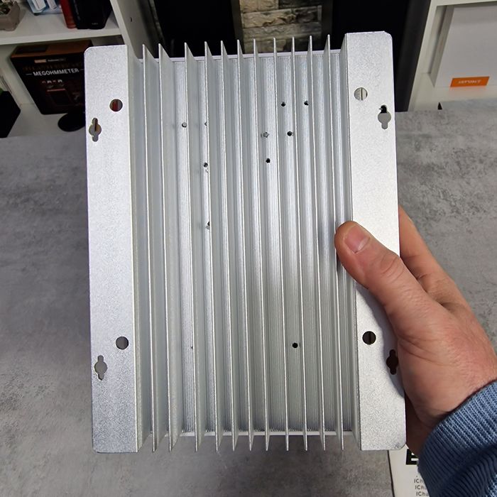 Controler solar Easun 60A ca nou la cutie