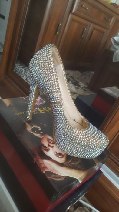 Ladies fashion tufli