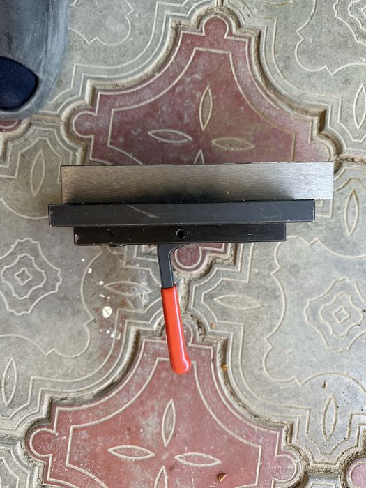 Крепления для пуансона листогиба