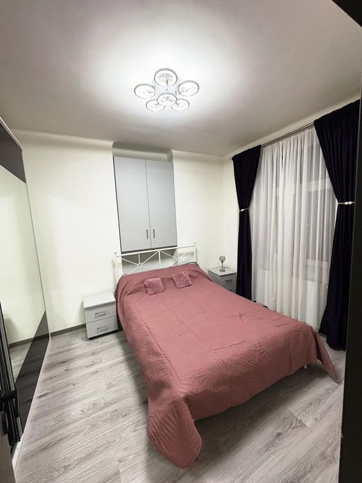 Închiriez apartament