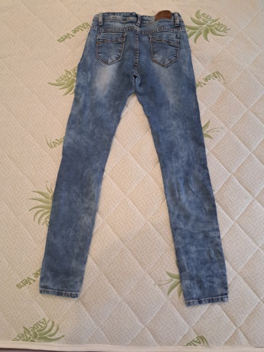 Запазени дамски дънки