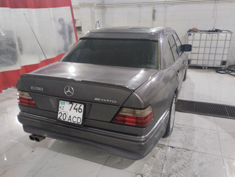 Мерседес Бенс 124