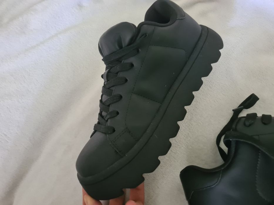 Adidași bărbați Zara