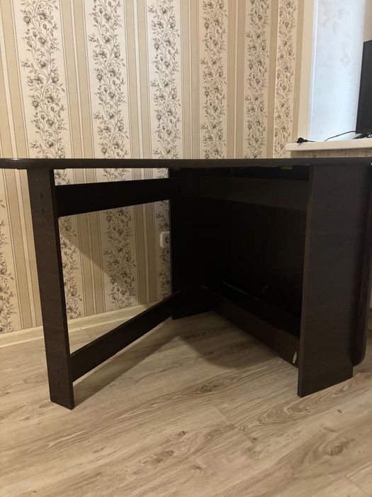 Продам стол тумбу