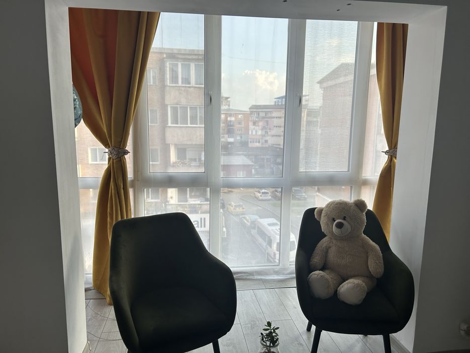 Vând canapea+fotolii Staer