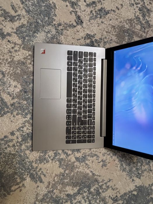 Продам ноутбук леново