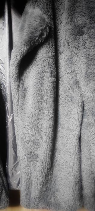 Сиво Пухкаво палто