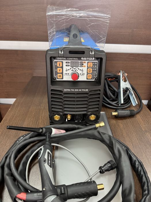 Заваръчен апарат  Redco TIG 200 AC/DC Pulse