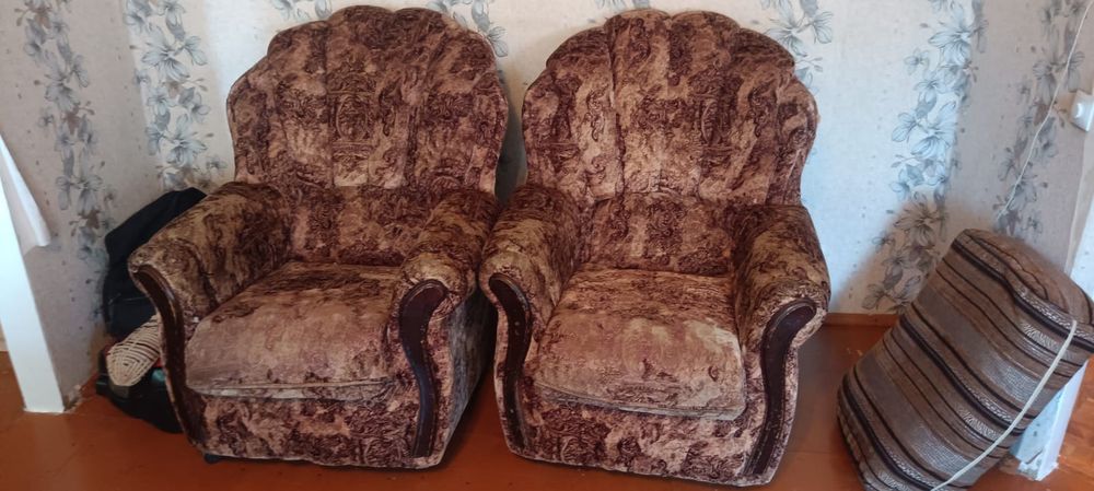 Мягкий уголок диван и два кресла