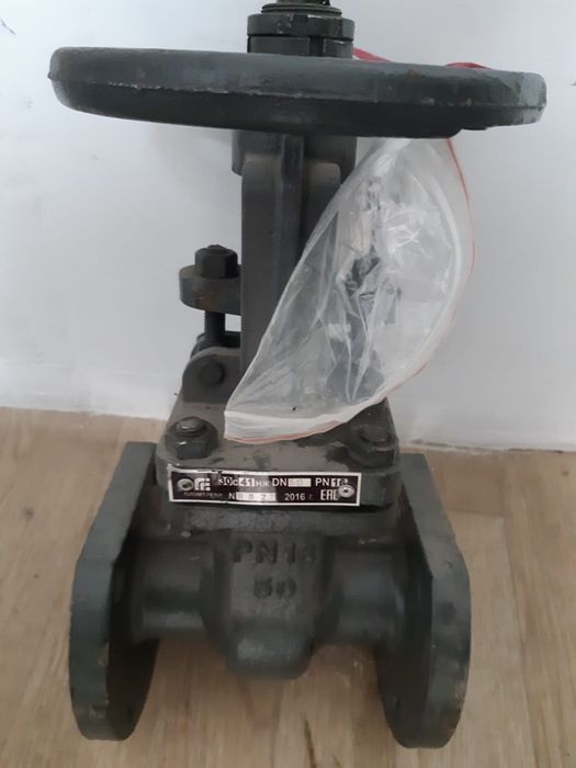 Задвижка чугунная