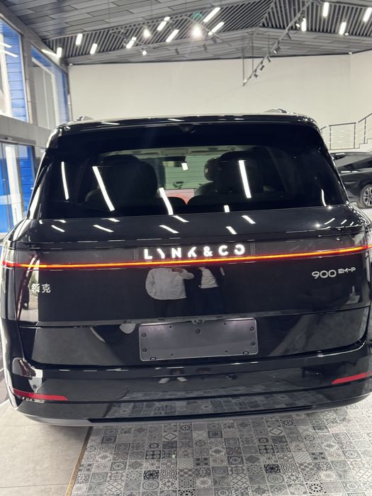 Lynk Co 900 avtosalondan