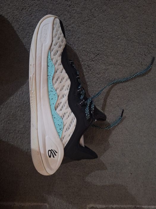 Pantofi baschet Curry 11
