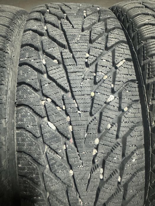 Продам шины в отличном состояний