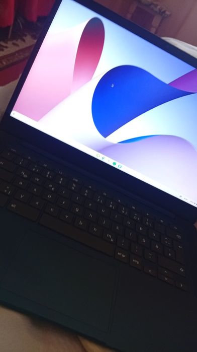 Leptop lenovo in stare buna