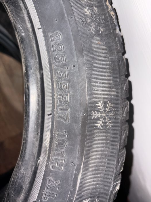 Продам комплект Резину 4 штук