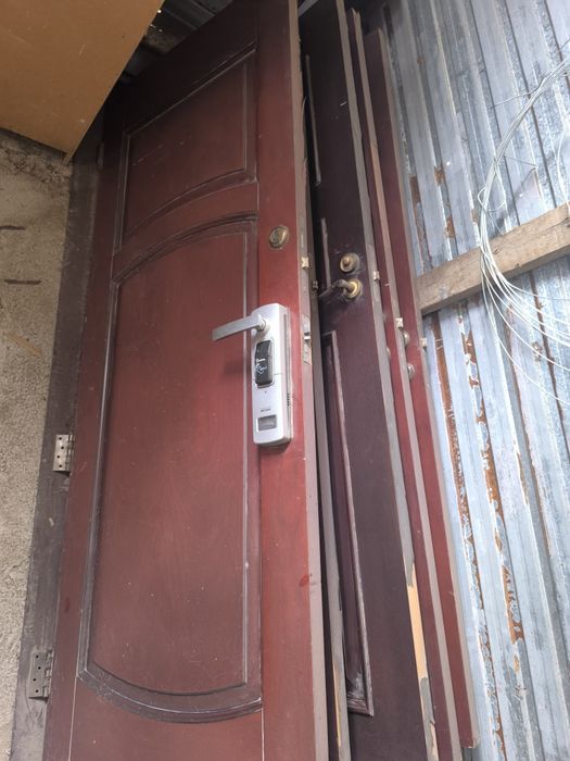 Двери деревянные
