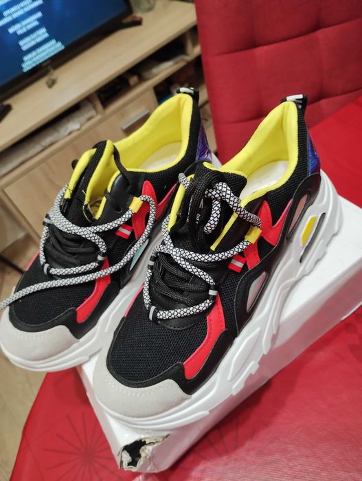 Продавам нови маратонки