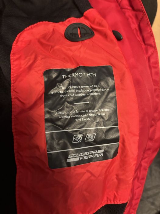 Vand jacheta ferrari