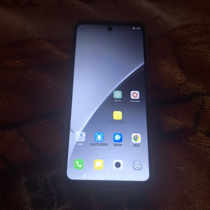 Vand telefon  M15 pro