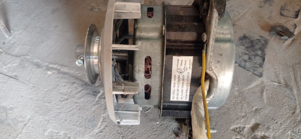 Продаётся от стиральной машины матор