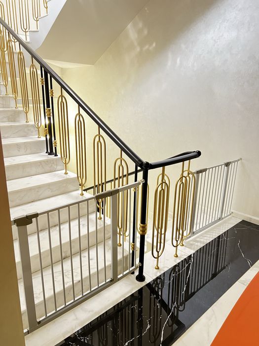 Ворота безопасности, защитный барьер для детей.