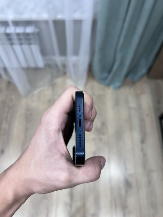 Iphone 13 синий