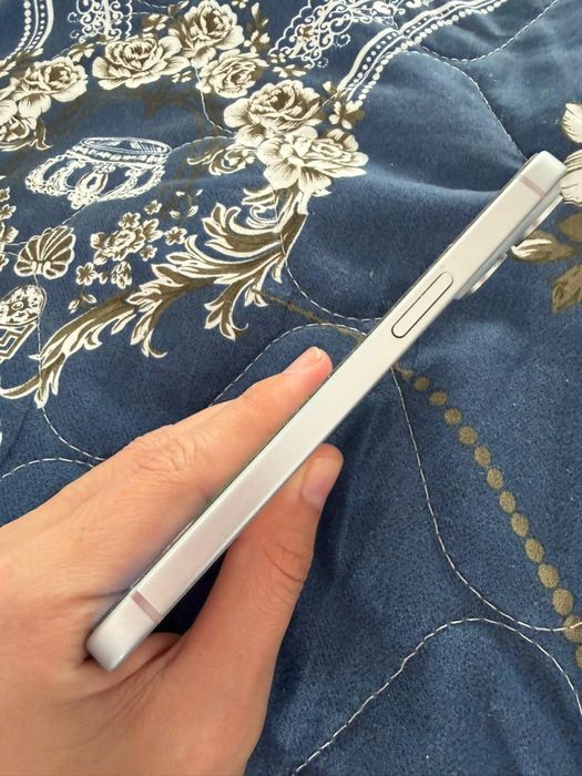 Продам Iphone 15