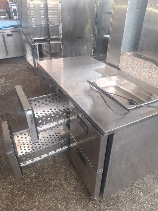 Хладилна маса FOSTER  чекмеджета