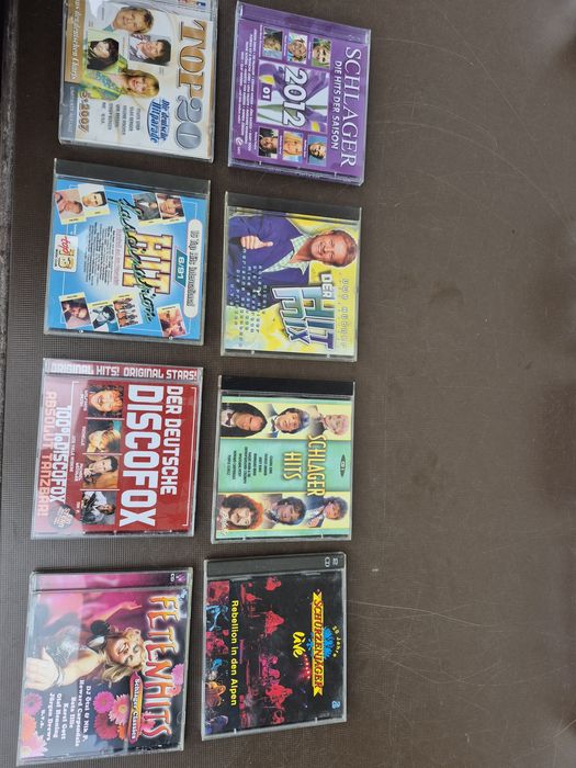 Vând Lot CD originale cu muzica usoara mixta straina artisti internationalii  anii 1960-70-80-90