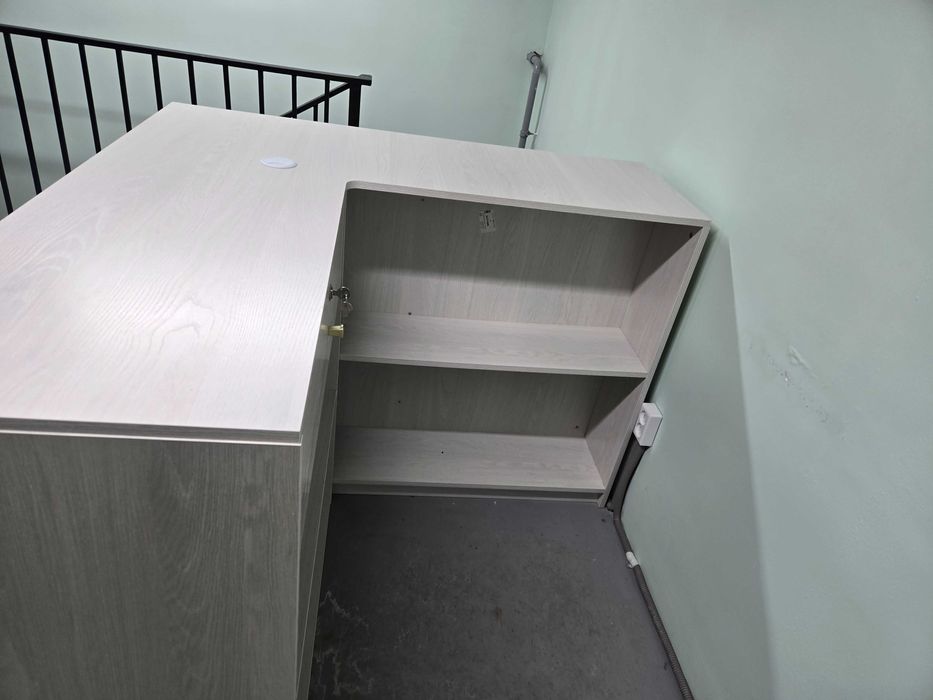 Стол для магазина