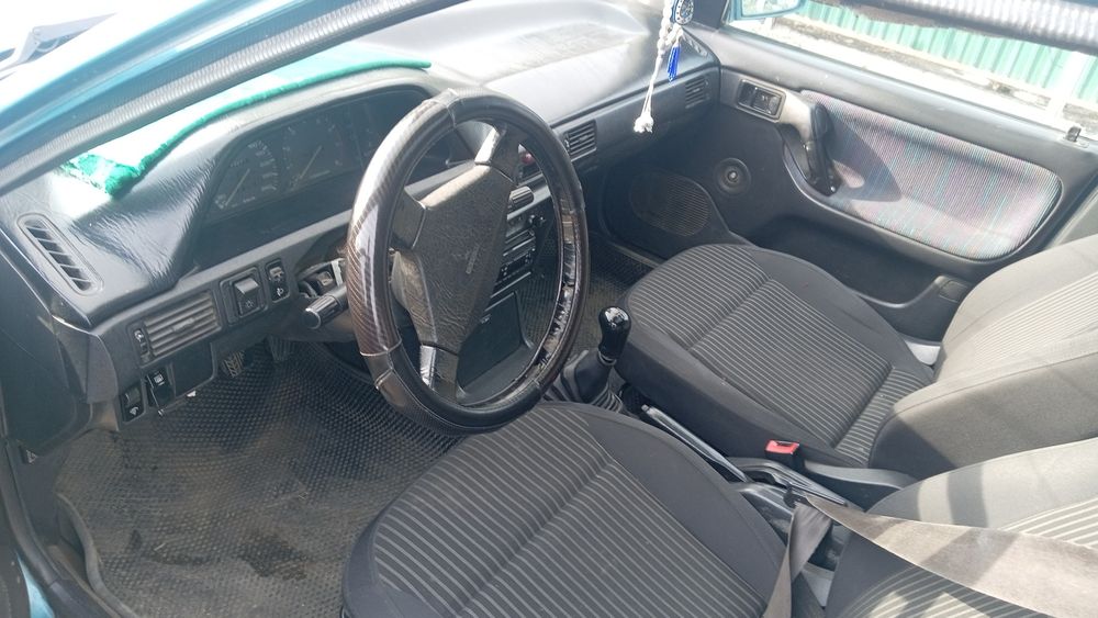 Мазда 323 продам