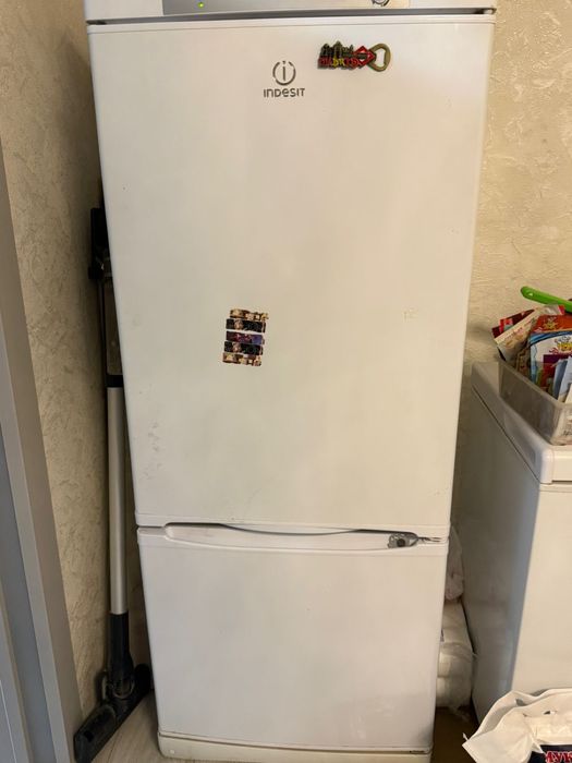 Холодьник Indesit