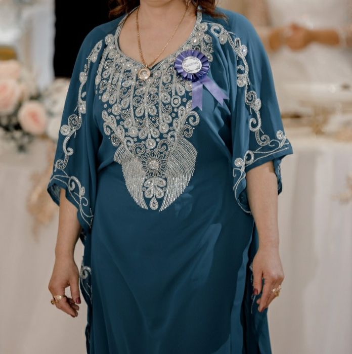 Продам красивые вечерние платья