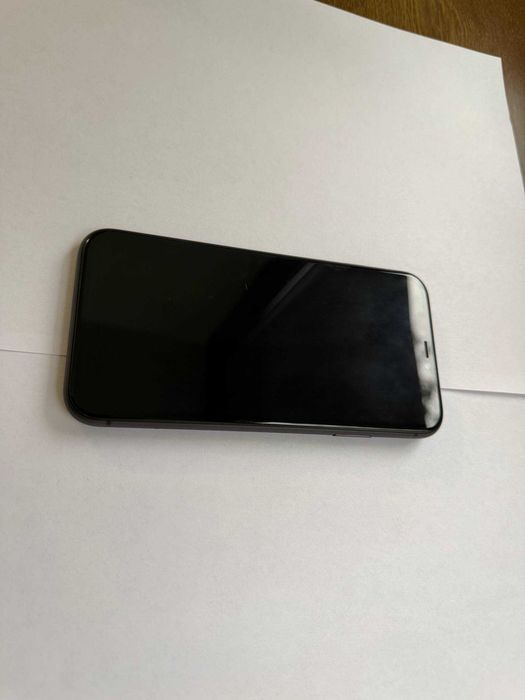iPhone 11 128 ГБ, аккумулятор 77%, черный