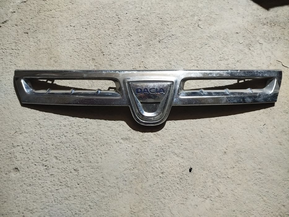 Ornament crom pentru grila fata Duster 1