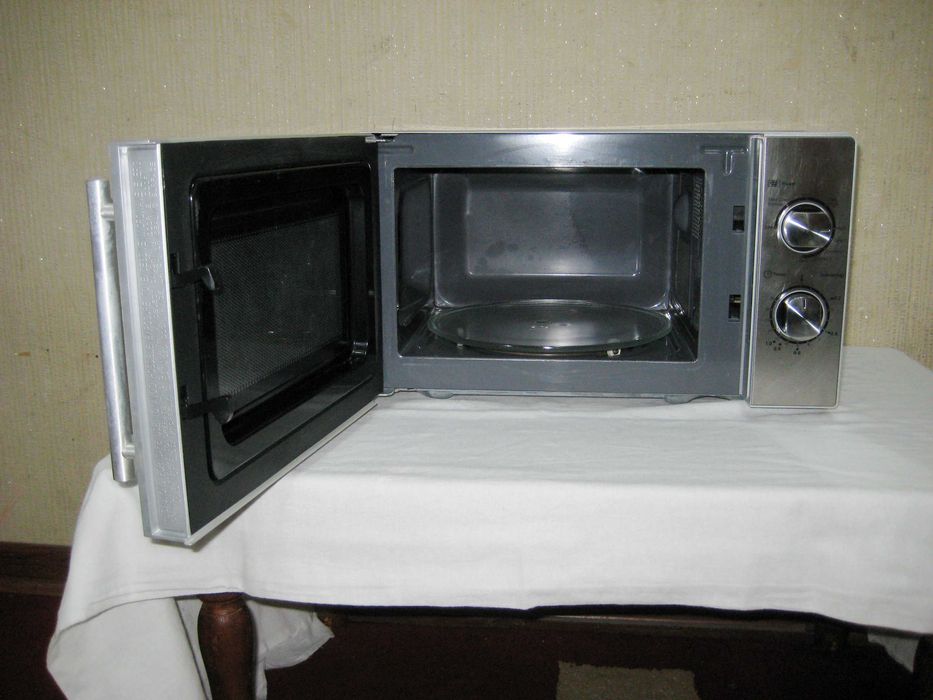 Микроволновая печь SHARP оригинал идеальном рабочим состоянии!