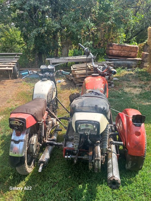 Продаётся Иж планета 5 , 2мотоцикла.