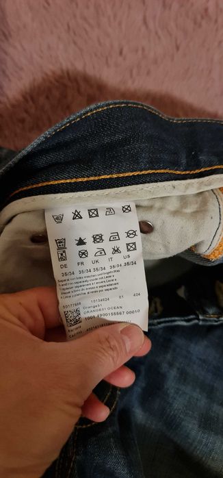 Pantaloni scurti Hugo Boss orange 34/35