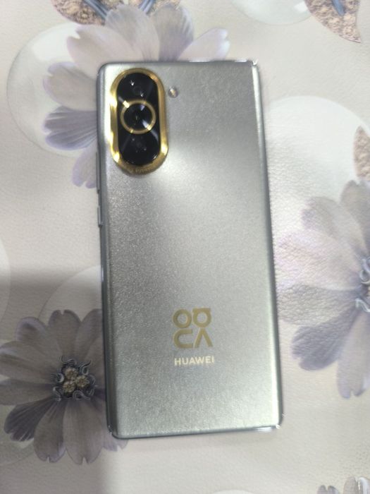 Huawei nova 10 8/128Gb ideal