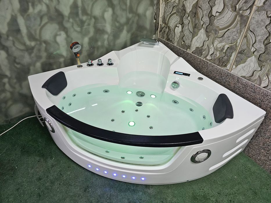 Хидромасажна Вана (Джакузи) с Подгрев до 45°  1.39х1.39