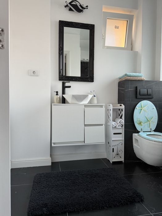 Vand sau Schimb cu Auto/Apartament 2 camere Navodari cu loc de parcare